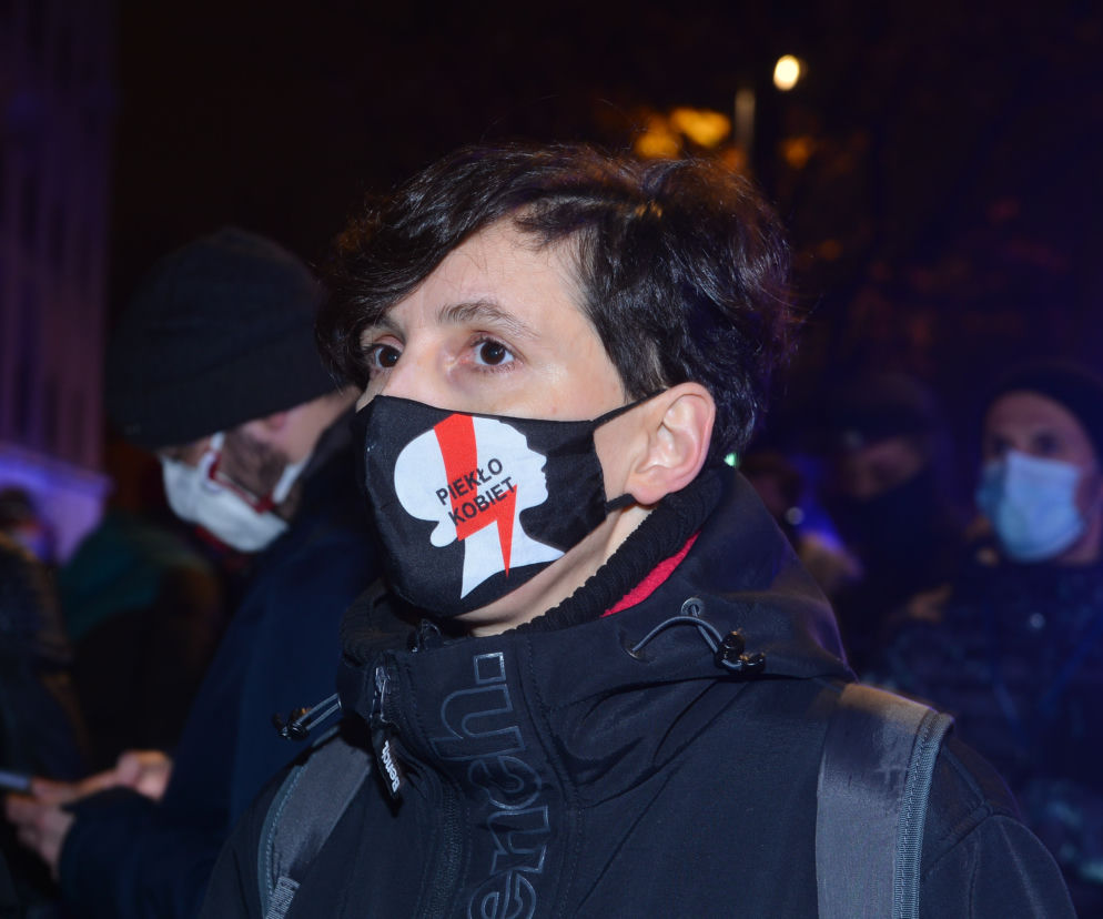 Protesty przed MEN. Strajk kobiet blokuje stolicę 