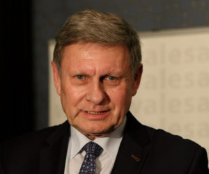 Gronkiewicz-Waltz, Belka i Glapiński zrobili fortunę. NBP ujawnił pensje z 25 lat 