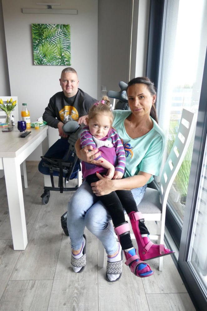 Nie żyje mała wojowniczka. Wcześniej zmarł jej braciszek. Urzędnicy odmawiali pomocy