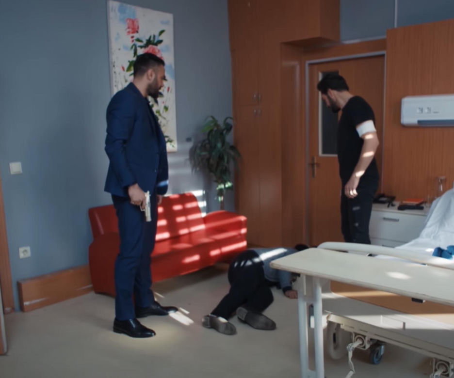 Idris - śmierć. Zdjęcie ze sceny, w której ginie postać z serialu "Emanet"