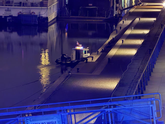 Unoszące się na wodzie ciało