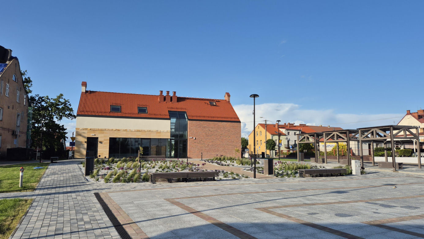 Miejscowość na Mazurach zmieniła się nie do poznania. Było obskurne targowisko, jest tężnia i muzeum