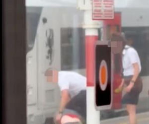 Szokujące sceny na peronie w Wejherowie! Bójka agresywnego pasażera z konduktorem