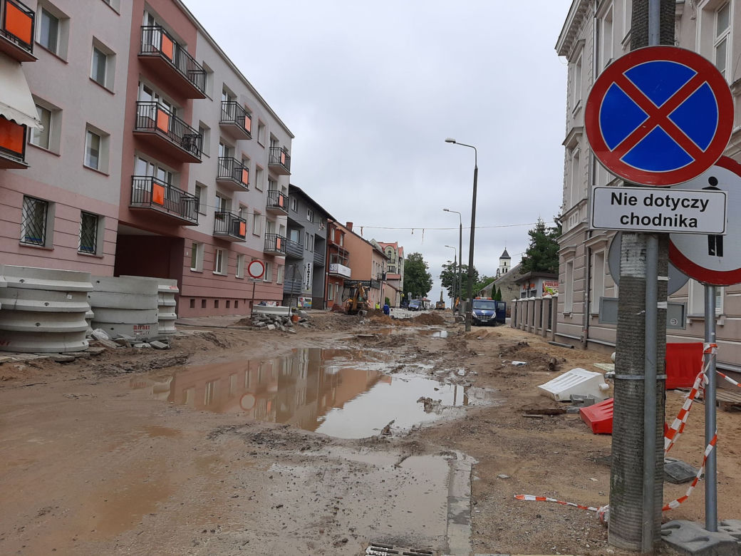Remontowany odcinek Dwornej od Giełczyńskiej do Sikorskiego