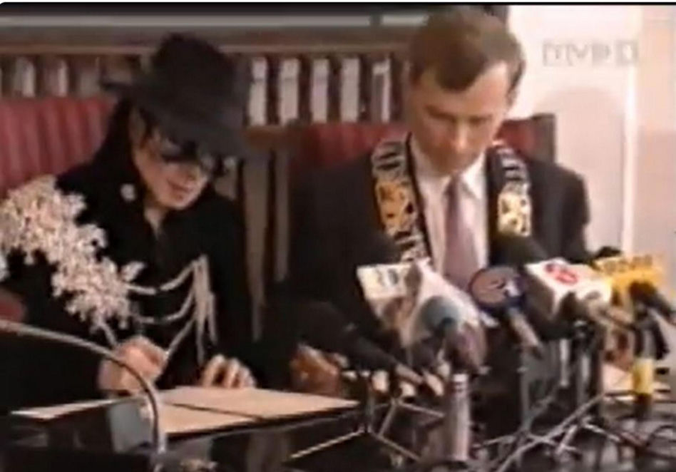 Michael Jackson zmarł 16 lat temu. Gdy odwiedził Polskę, wszyscy wstrzymali oddech. Te zdjęcia zachwycają