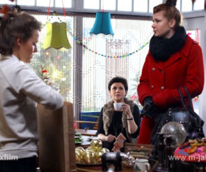 M jak miłość. Marysia (Małgorzata Pieńkowska), Ala (Olga Frycz)