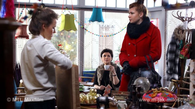 M jak miłość. Marysia (Małgorzata Pieńkowska), Ala (Olga Frycz)
