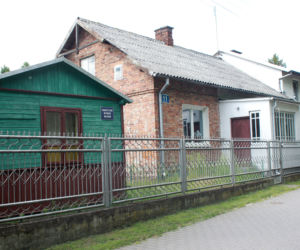 Obdarł żywcem psa ze skóry i zjadł! Wcześniej zabił swojego ojca i babcię