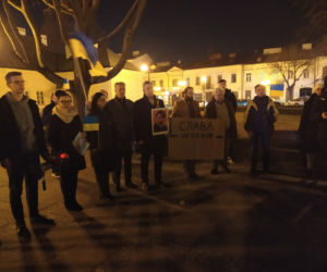 Siedlczanie okazali swoje poparcie dla Ukrainy w wojnie z Rosją – pokojowa demonstracja solidarnościowa w Siedlcach