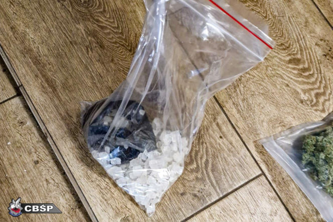 Handlowali narkotykami, wprowadzali do obrotu fałszywe pieniądze. 20 osób stanie przed sądem