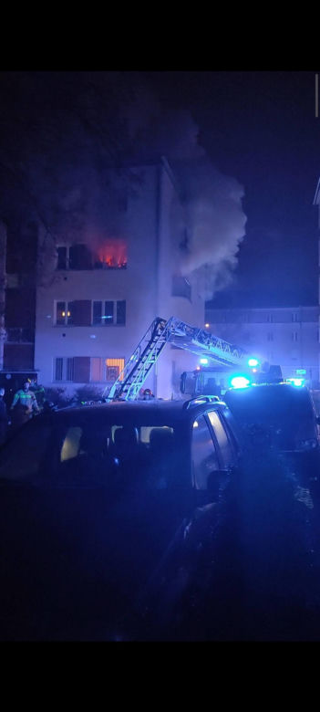 Tragiczny pożar w środku nocy na Grochowie. Strażacy nie zdążyli