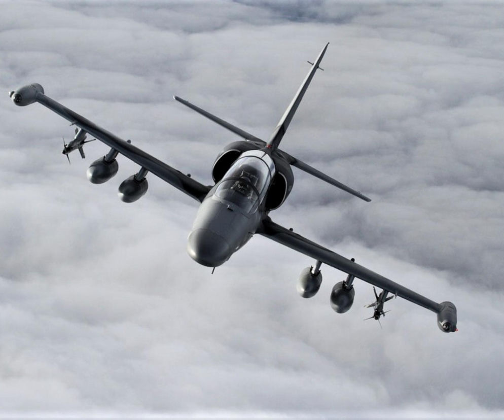L-59 z pociskami AIM-9L