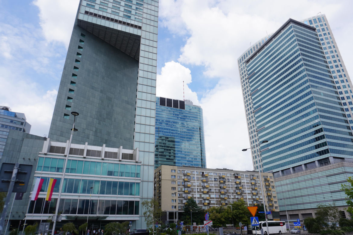Słynny wieżowiec z "dziurą" w Warszawie, czyli hotel InterContinental