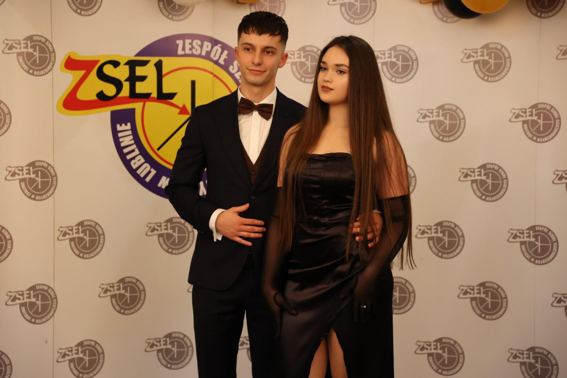 Studniówka Zespołu Szkół Elektronicznych w Lublinie. Tak bawią się tegoroczni maturzyści! 