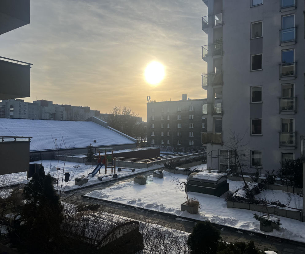 Śnieg zasypał Warszawę. Tak biało nie było od 13 lat [ZDJĘCIA]