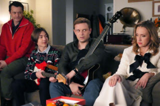 Barwy szczęścia, odcinek 3376: Emil (Artem Malaszczuk),Asia (Anna Gzyra-Augustynowicz), Hubert (Marek Molak), Daniel (Marcin Bikowski)