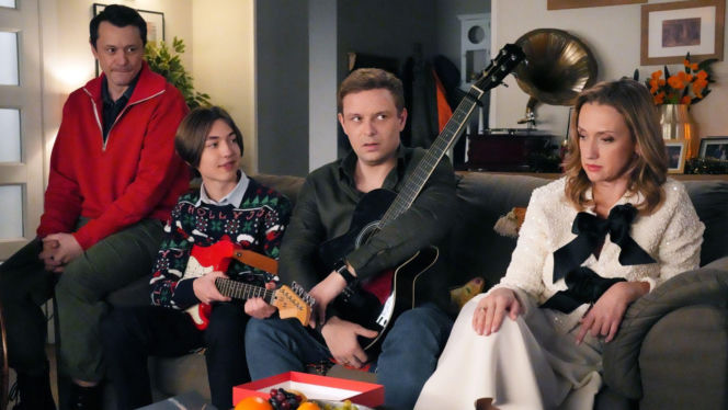 Barwy szczęścia, odcinek 3376: Emil (Artem Malaszczuk),Asia (Anna Gzyra-Augustynowicz), Hubert (Marek Molak), Daniel (Marcin Bikowski)