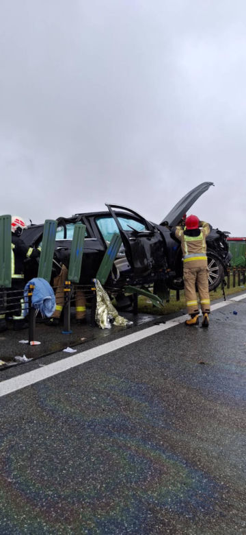 Koszmarny wypadek na A1 między Nowymi Marzami i Grudziądzem. Dwie osoby ranne! [ZDJĘCIA]