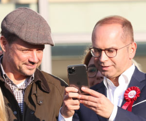 Nietypowy strój prezydenta Warszawy. Zobacz, jak ubrał się Trzaskowski