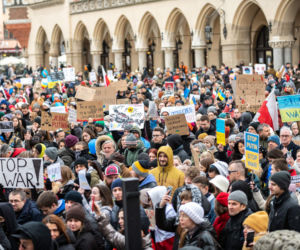 Protesty na Rynku Głównym w Krakowie