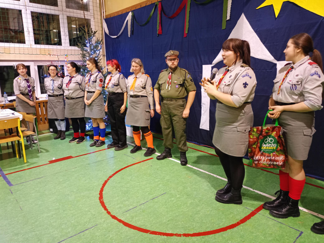 W zlocie bożonarodzeniowym Hufca ZHP Podlasie  w Siedlcach uczestniczyło w 2023 roku ok. 180 osób