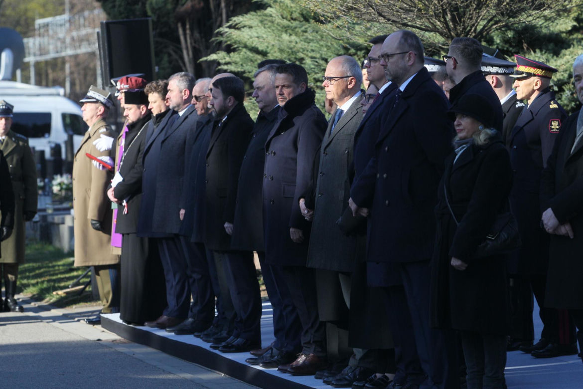 Obchody 16. rocznicy katastrofy smoleńskiej. Powązki