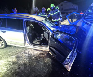 Czołowe zderzenie w Kisielowie. Sześć osób trafiło do szpitala. Dramatyczny wypadek