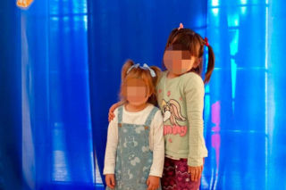 Rodzina z pięciorgiem dzieci zniknęła bez śladu. Widzieliście ich? Ważny apel policji