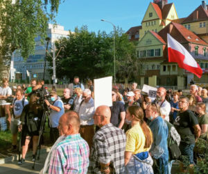 Protest w Szczecinie po przegłosowaniu ustawy Lex TVN