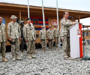 Generał Bieniek krytykuje Trumpa za słowa o polskich żołnierzach