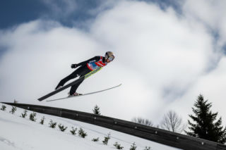 PŚ w skokach w Bad Mitterndorf. Domen Prevc zwycięża, jak poradzili sobie Polacy?