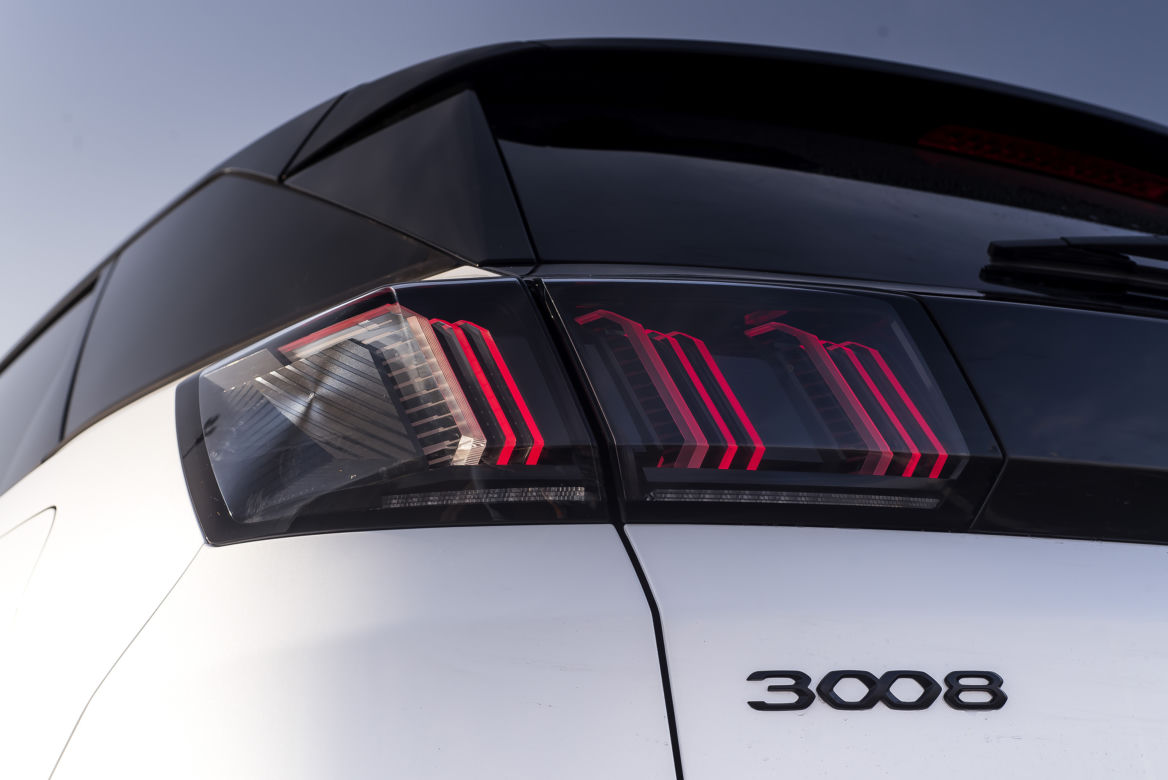 Peugeot 3008 Hybrid4 EAT8 GT