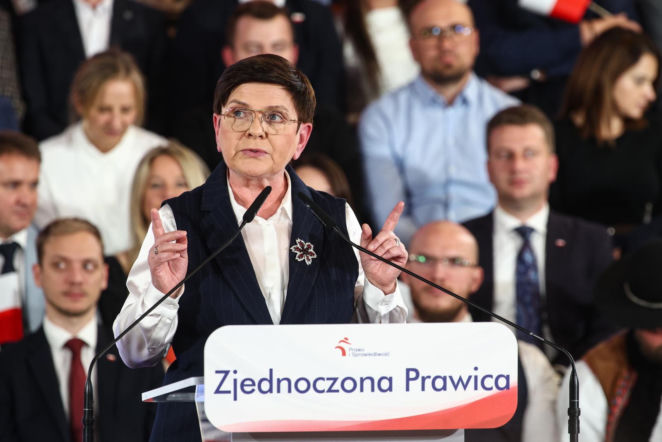 Szydło bije w rząd. Wróciło hasło Polska w ruinie