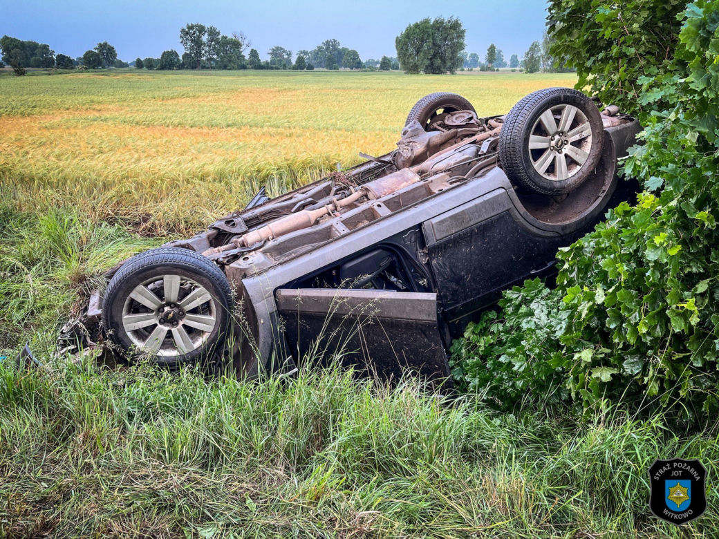Tragiczne dachowanie w Strzyżewie Witkowskim! 45-latek zginął na miejscu