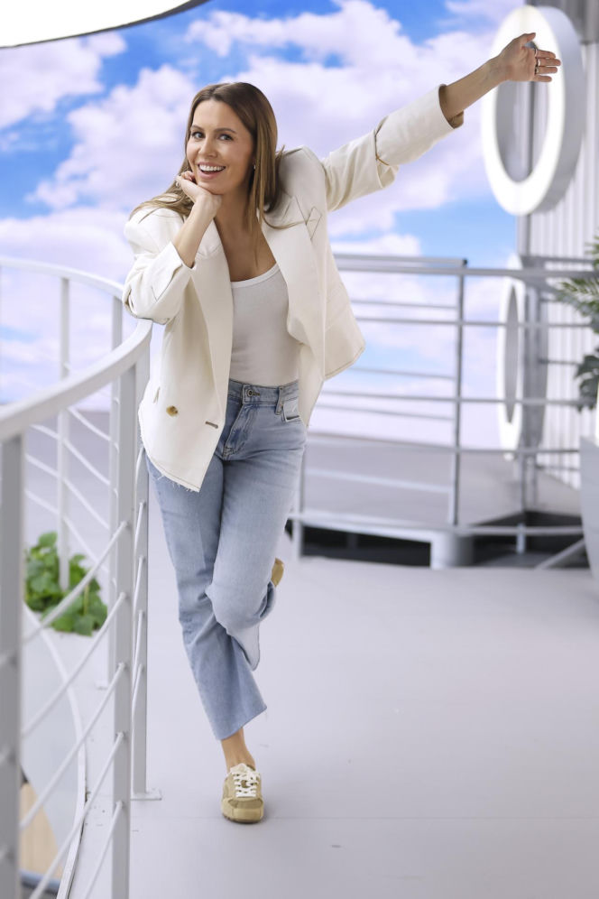 To najmodniejszy kolor dżinsów tej wiosny. Zobacz, jak noszą go Roxie Węgiel czy Agnieszka Hyży