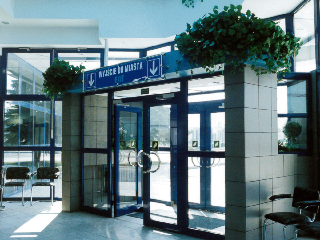 Tak się kiedyś latało! Katowice Airport 20 lat temu. Te zdjęcia to prawdziwa podróż w czasie
