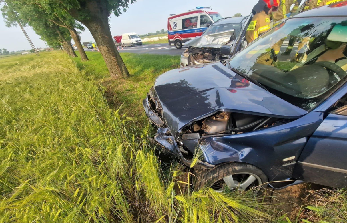 Wypadek niedaleko Gostynia. Kobieta zasnęła za kółkiem