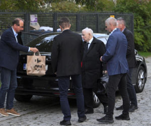 Jarosław Kaczyński w swoim domu na warszawskim Żoliborzu