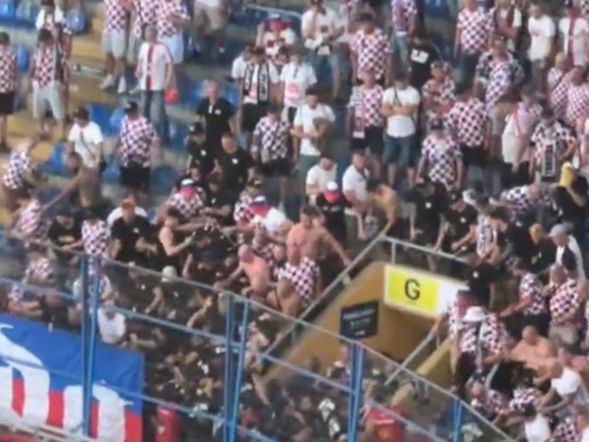 Fenerbahce - Górnik: Polscy kibice zatrzymani w Turcji po starciu z policją!