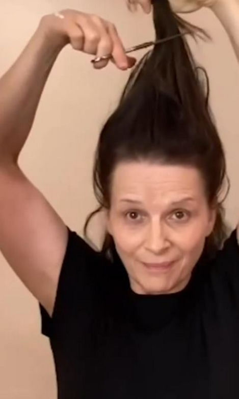 Europosłanka Janina Ochojska ścięła włosy na znak protestu