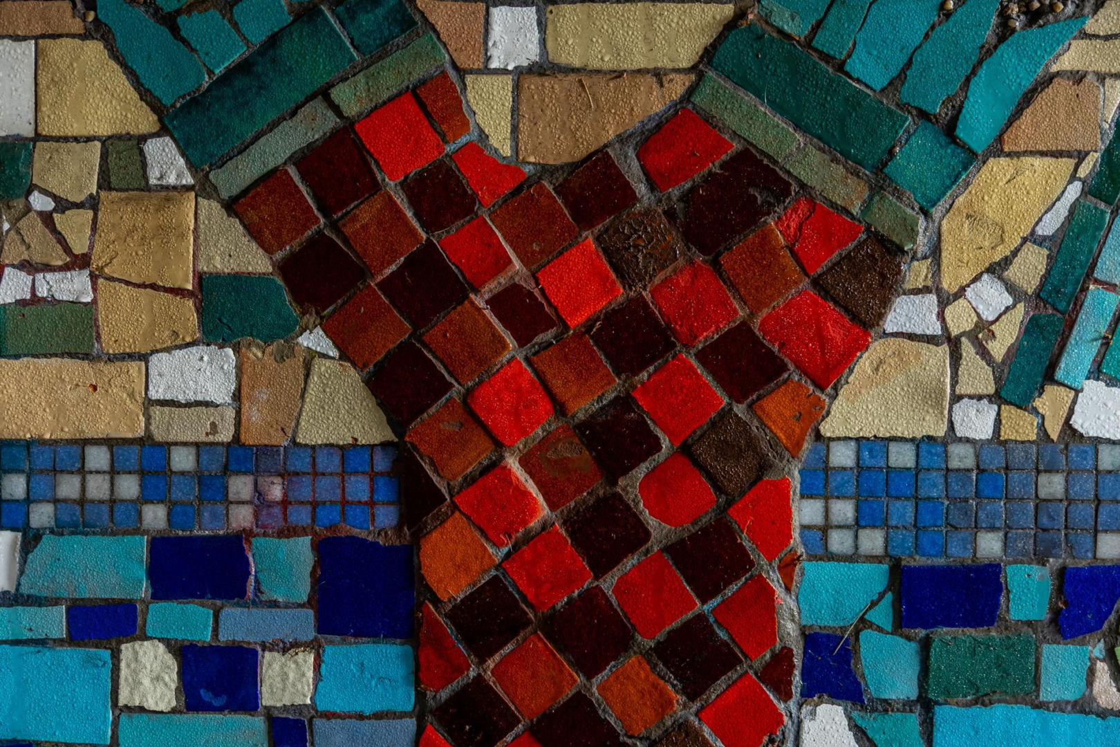 Przejście podziemne przy dawnej kopalni - mozaika z PRL