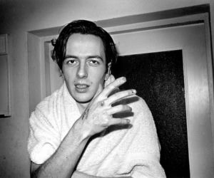 Tego nie wiedziałeś o Joe Strummerze! 8 faktów o liderze The Clash