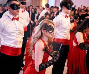 Studniówka siedleckiej Królówki 2026 - walc i polonez