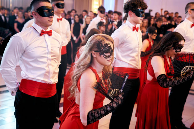 Studniówka siedleckiej Królówki 2026 - walc i polonez