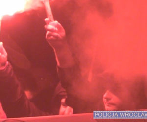 Wrocław: Tych osób szuka policja. Chodzi o marsz narodowców! [ZDJĘCIA]