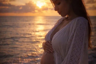 Gorące zdjęcie z Miami! Partnerka Deląga pokazuje ciążowe krągłości