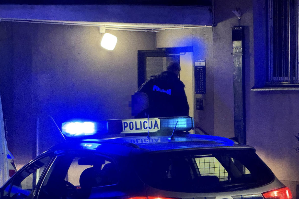 Zabójstwo na Woli. Rzucił się na kobietę z nożem. Nie było szans na ratunek