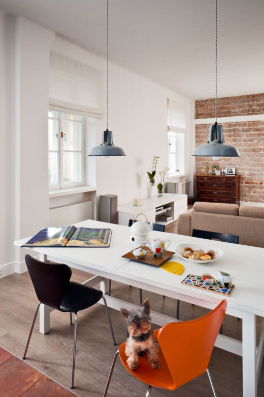 Loftowe lampy w salonie