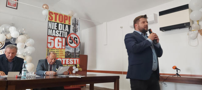 Spotkanie w sprawie budowy masztu 5 G w Płoskiem
