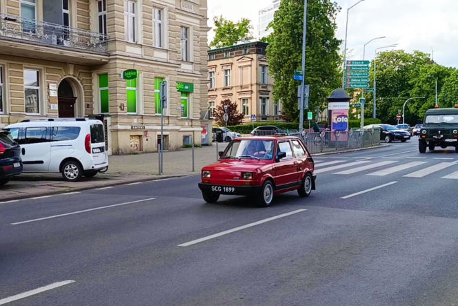 Parada zabytkowych pojazdów w Szczecinie